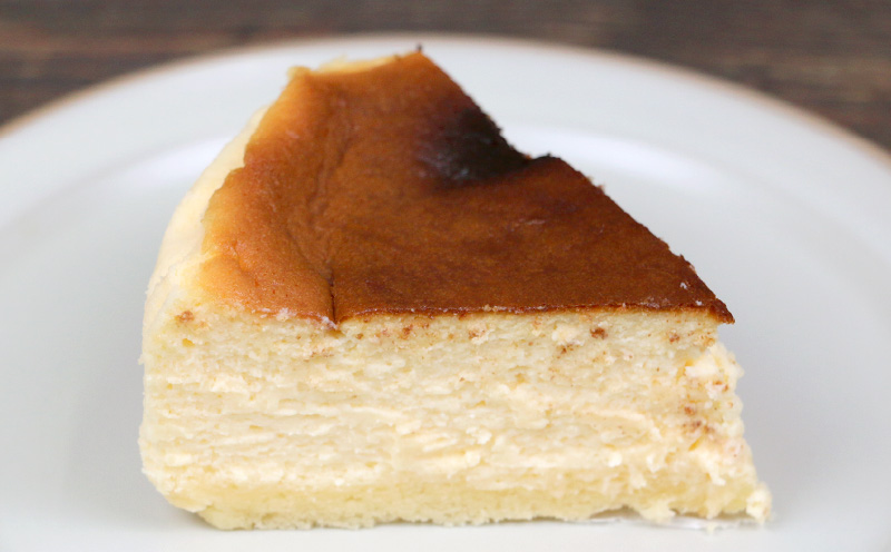 冷凍ケーキ ケーキ バスクチーズケーキ 5号 1ホール ジュテーム 寿提夢 スイーツ お菓子 デザート 焼菓子 お菓子 おやつ 洋菓子 焼き菓子 バスク チーズ クリームチーズ チーズケーキ 贈り物 プレゼント お祝い ギフト 記念日 誕生日 誕生日ケーキ 愛媛 宇和島 J010-097007