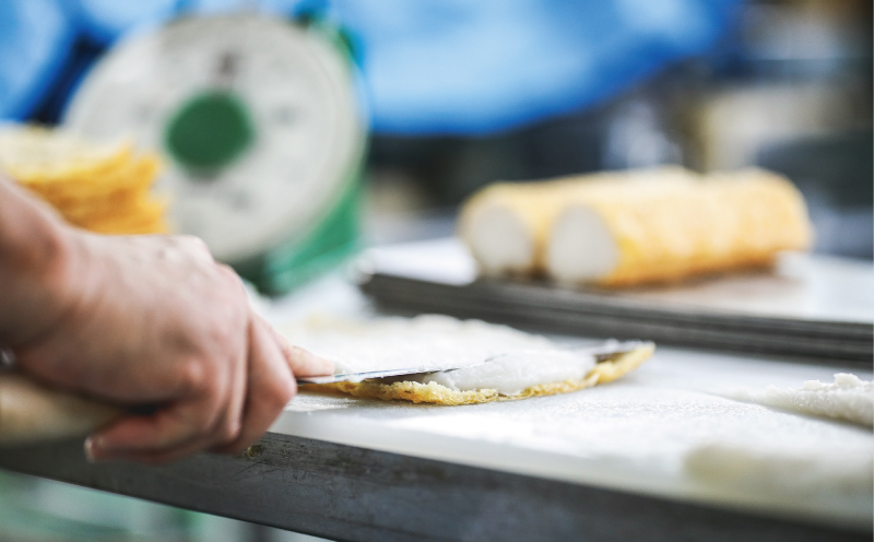 あげ巻 2本 井上蒲鉾本舗 揚げ巻 あげまき 揚げまき 練り物 ねりもの 練り製品 手作り てづくり 肴 魚肉 水産 加工品 特産品 郷土料理 国産 愛媛 宇和島 C010-003004