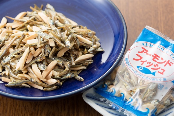 無添加 アーモンドフィッシュ 給食 10パック×5袋【栄養機能食品】人気 カルシウム 小魚 おやつ おつまみ おすすめ 小分け 瀬戸内海産 かたくちいわし 美味しい おいしい 阿川食品株式会社 | B115