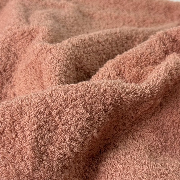 タオルハンカチ 2枚 ピンク ベージュ 天然加工 今治産 今治産タオル 地域の自然を染めるタオル 河上工芸所｜B416-e