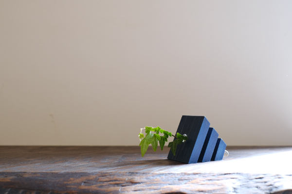 一輪挿し 木製 ひのき 藍染め インディゴ 工芸品 組み合わせ自由 家具屋アカトシロ ニッポンノシキ(R) アオ｜B53