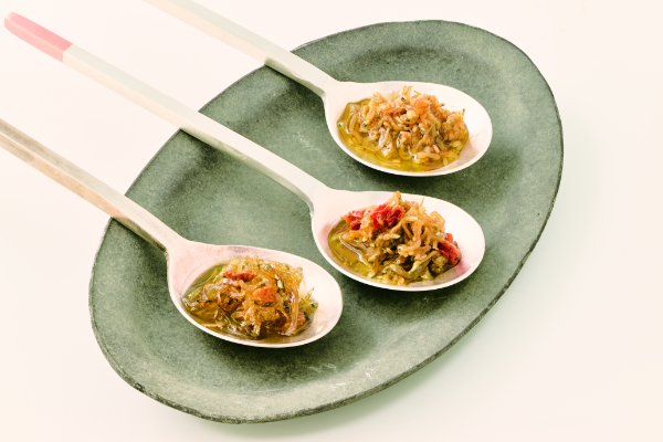 ちりめん ギフト ＯＬＩ・ＪＡＣＯ（オリジャコ）３本セット 食品添加物不使用 瀬戸内海産 オリーブオイル漬け ほんのりみかん味 トマトバジル味 和風味 伊予市 オカベ｜B74