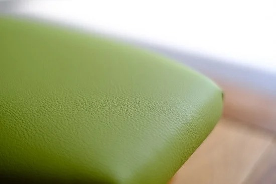 低座椅子 椅子 枕 木製 チェア フットレスト オットマン ソファ 畳 インテリア 国産材 無垢材 フェイスタオル 家具屋アカトシロ ゴイチ(R) レザー（グリーン）｜E02