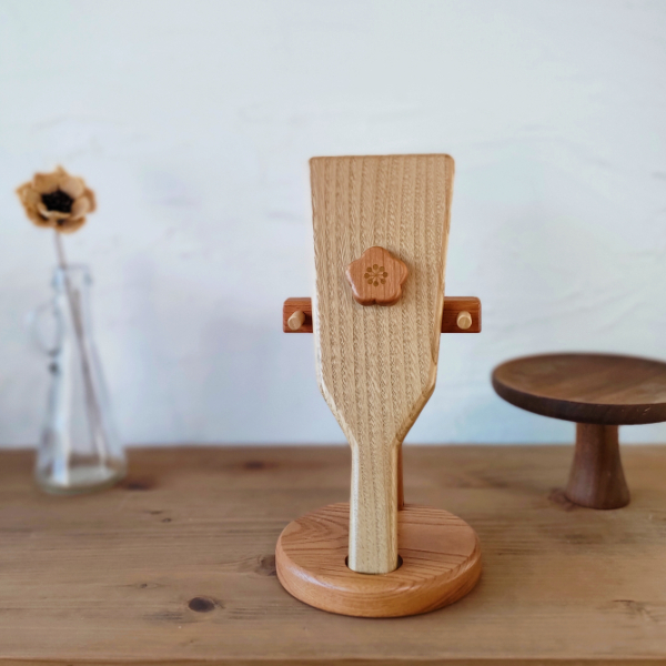 インテリア 天然木 シンプルデザイン羽子板 お正月 季節の飾り 卓上 コンパクト ウォルナット 欅 チェリー 無垢 天然素材 置き物 ギフト プレゼント 伊予市｜E12