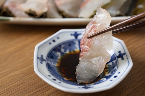 真鯛刺身 10枚×5P 冷凍 天然真鯛 鯛 たい 北風鮮魚 愛媛県 伊予市 | B399