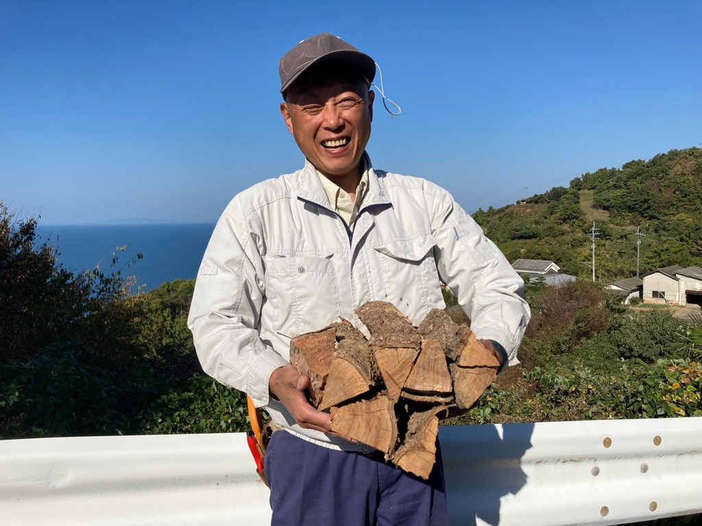 訳あり 薪 広葉樹 15kg～18kg 自然乾燥 菜の花薪 丸薪 アウトドア キャンプ｜B221