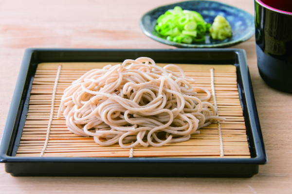 出汁文化のまち伊予のそば6束・めんつゆ2本セット ヤマキ｜B99