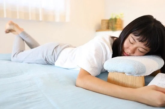 低座椅子 椅子 枕 木製 チェア フットレスト オットマン ソファ 畳 インテリア 国産材 無垢材 フェイスタオル 家具屋アカトシロ ゴイチ(R) レザー（グリーン）｜E02