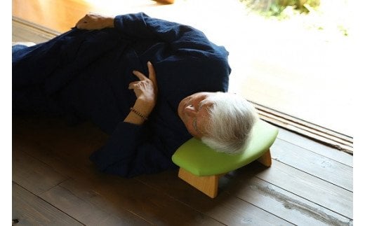 低座椅子 椅子 枕 木製 チェア フットレスト オットマン ソファ 畳 インテリア 国産材 無垢材 フェイスタオル 家具屋アカトシロ ゴイチ(R) レザー（オレンジ）｜E01