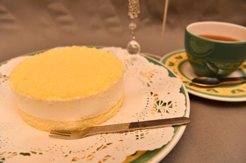 ルナ・セトーザ（ドゥーブルフロマージュ）チーズケーキ