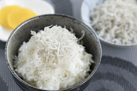 老舗網元　浜田のちりめん しそちりめんセット（ちりめん70g×3個・しそちりめん70g×2個）