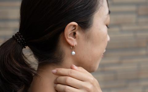 明浜産あこや真珠8.5mm　希少グレー系 K10YGフープピアス