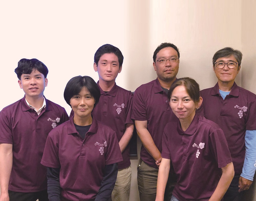 ＜旬のブドウ 三色詰合せ 約1.5kg＞ 果物 フルーツ ぶどう ブドウ 葡萄 3種類 セット 詰め合わせ つめあわせ 食べ比べ お楽しみ 期間限定 季節限定 特産品 りの果樹園 愛媛県 西予市