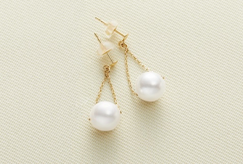 真珠ピアス・トライアングル（イエローゴールド）