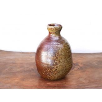 備前焼　酒器セット・徳利とぐい呑み2個(一点もの)