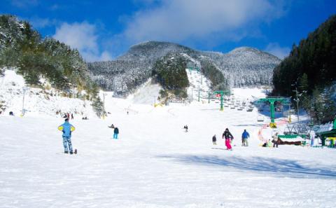 【高原の冬の楽しみ方】久万スキーランド　入場＆リフト1日引換券（大人）