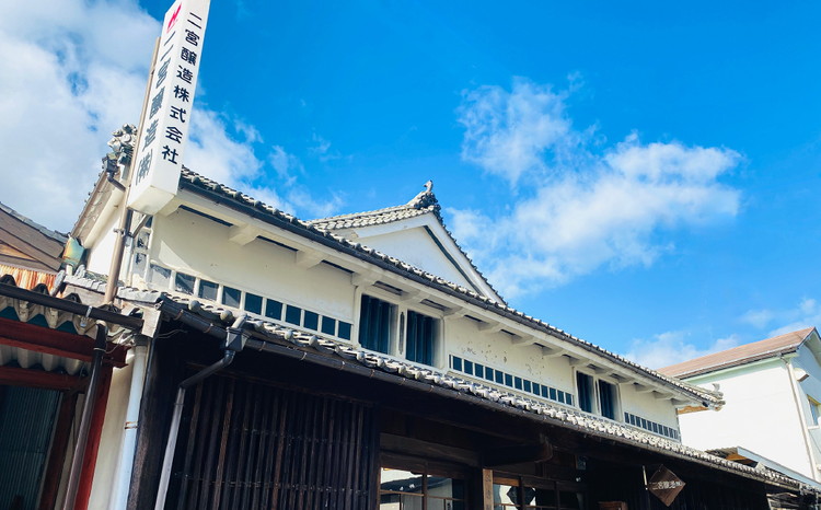 醤油「久万山かけ醤油　600ml×4本」 ｜ 国産 醤油 しょうゆ 伝統の味 料理 老舗 厳選 煮物 調味料 刺身 寿司 冷奴 焼き魚 かけしょうゆ 老舗の味 二宮醤油 美味しい おいしい おすすめ 人気 愛媛 久万高原 ※離島への配送不可