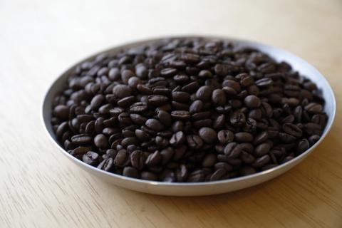 コーヒー 焙煎 「自家焙煎珈琲2種セット（豆200g・粉100g）」 ◇ ｜珈琲 自家焙煎 飲み物 ドリンク 朝食 朝ごはん 休憩 コーヒーブレイク 愛媛 久万高原町 【久万珈琲焙煎所】 ※離島への配送不可