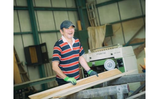 森からのおくりもの　久万高原町産「木製スマートフォン・スピーカースタンド」1個