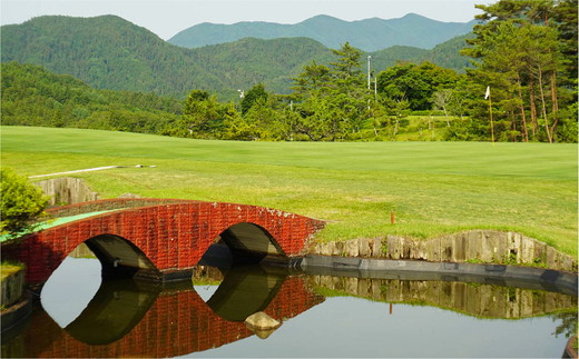 ゴルフプレー クーポン券（18,000円分）