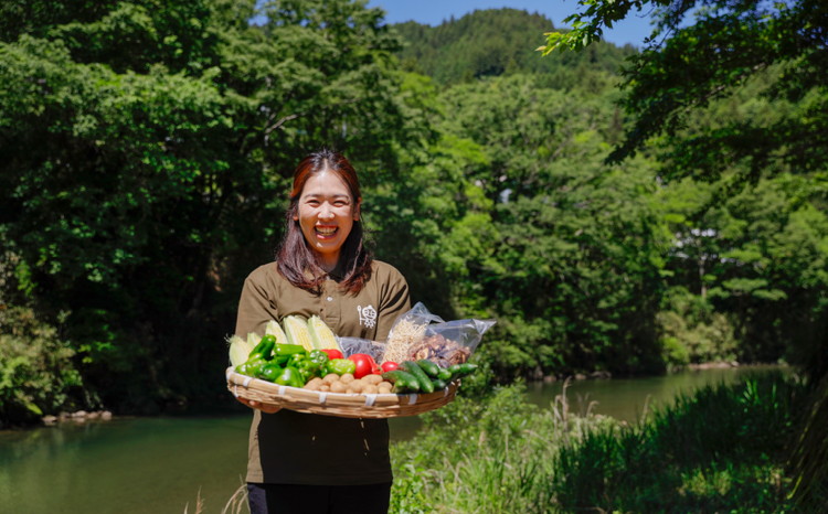 【年2回夏秋定期便】久万高原やさいギュギュっとBOX | 愛媛県 久万高原町 道の駅 みかわ 産地直送 お試し 新鮮 もぎたて 旬の味覚 定期便 夏 7月 秋 11月 発送 年2回 ※離島への配送不可