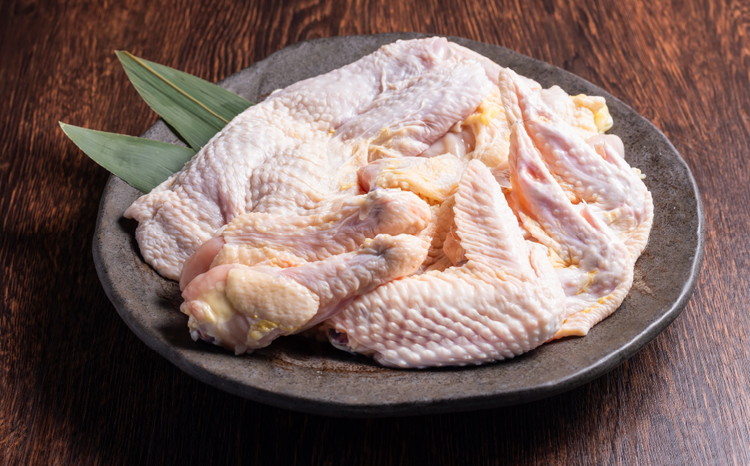 媛っこ地鶏 BBQセット 1kg（3～4人前）｜ モモ ムネ 手羽先 愛媛県 久万高原町 久万山養鶏研究所 地鶏 鶏肉 肉 食感 旨み アウトドア キャンプ 炭火焼 ジューシー お取り寄せ グルメ 国産 冷蔵 ※北海道・沖縄・離島への配送不可