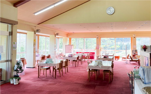 ゴルフプレー クーポン券（9,000円分）