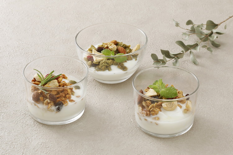 グラノーラ「甘酒ともち麦（150g×1袋）」｜ シリアル オートミール 米麹 朝食 ナッツ フルーツ アーモンド クルミ カシューナッツ レーズン いちじく 自家製干しりんご りんご 食品 グルメ お取り寄せ ギフト 国産 ミックス ギフト プレゼント