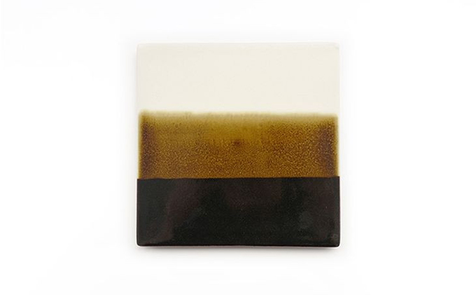 Mustakivi （ムスタキビ）の砥部焼 カップ＆プレートセット【TENMOKU】