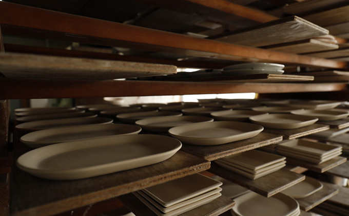 使い手色々日常に使う砥部焼 オーバル皿 柄2