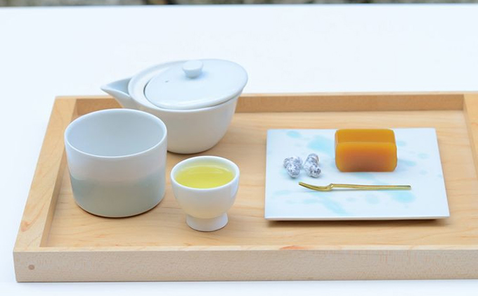 Mustakivi （ムスタキビ）の砥部焼 カップ＆プレートセット【SEIJI】