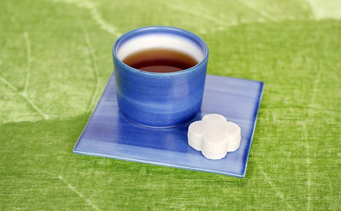 Mustakivi （ムスタキビ）の砥部焼 カップ＆プレートセット【GOSU】