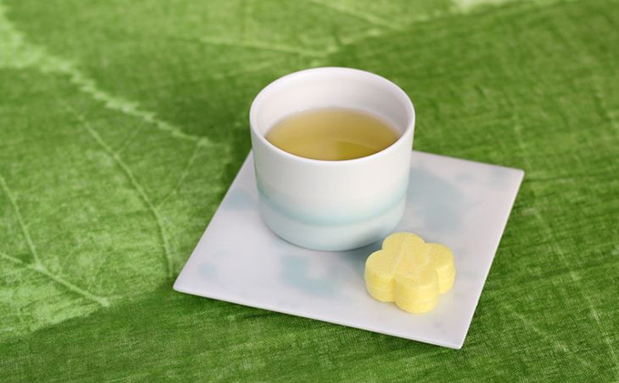 Mustakivi （ムスタキビ）の砥部焼 カップ＆プレートセット【SEIJI】