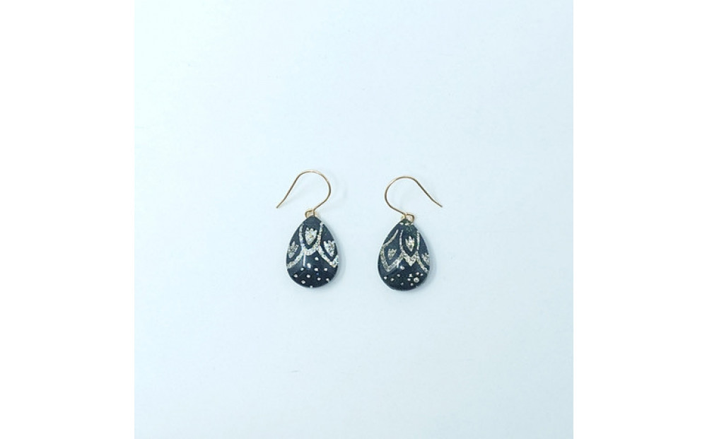IKAZAKI WASHI JEWERLY しずくピアス「ブラック」レース柄