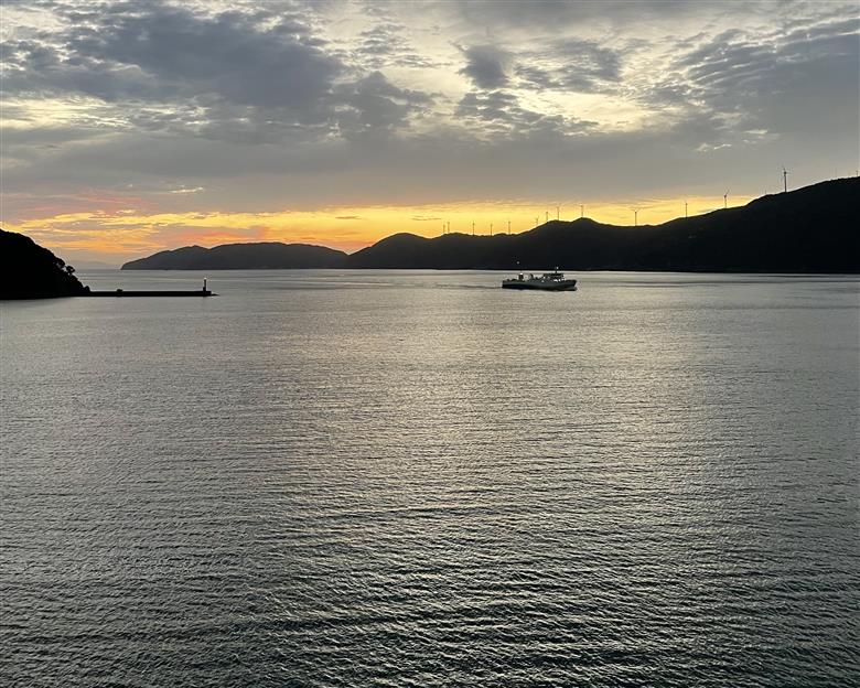 愛媛・西宇和・佐田岬　平日～土・日・祝日（いつでも）　限定一棟貸しゲストハウスHANARE Stay&Space佐田岬 素泊まり宿泊券（1泊3名様分） IKTAQ001