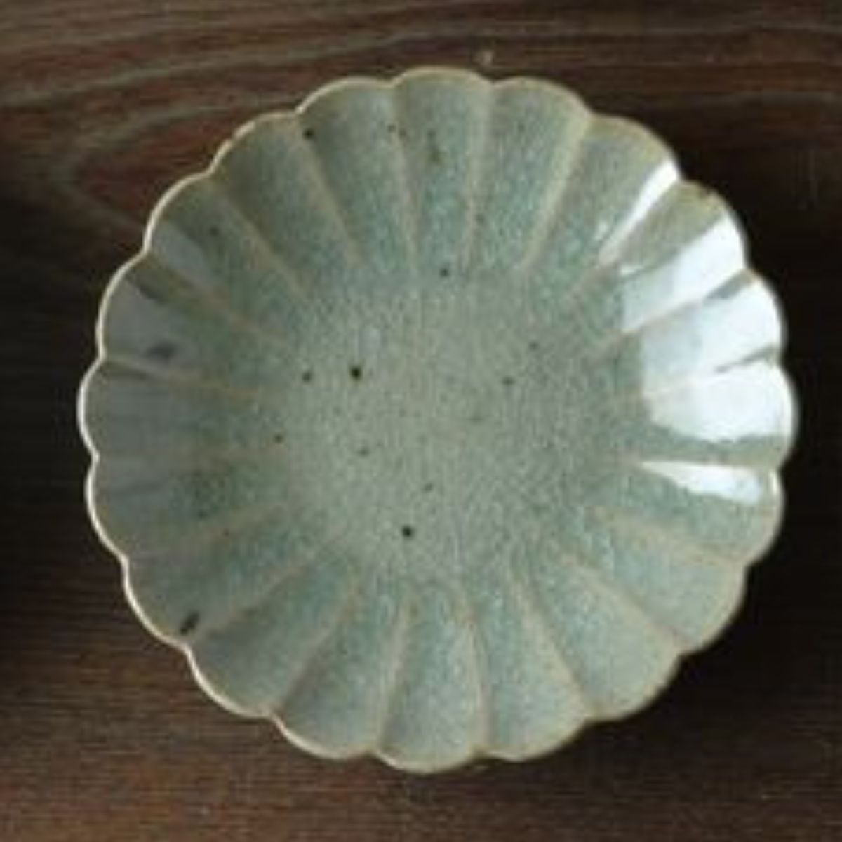 砥部焼 菊型皿セット（直径約17cm×2枚） 緑 【ふるさと納税 人気 おすすめ ランキング 食器 皿 お皿 砥部焼 おさら 陶芸 和食 洋食 手作り おしゃれ かわいい 愛媛県 伊方町 送料無料】 IKTS011-5