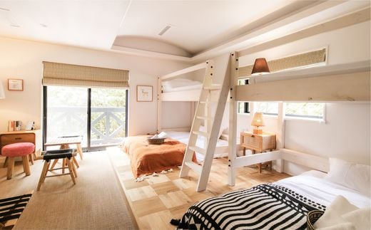 四万十川源流、森の国「水際のロッジ」1泊2日　朝夕食付きペア宿泊チケット ◇ ｜愛媛県 松野町 森の国 観光 旅行 レジャー 宿泊 ロッジ 食付き チケット クーポン 滑川渓谷　国内旅行 宿泊施設