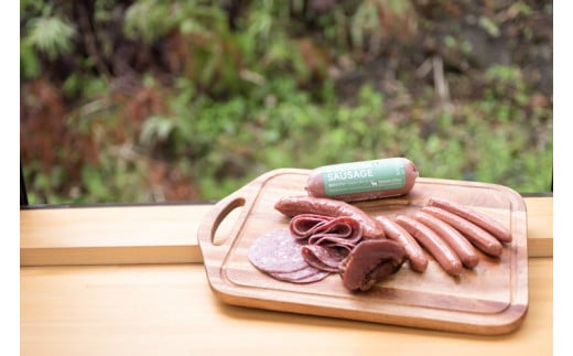 「まつのジビエ」鹿肉の加工品セット（燻製、ビアシンケン、ボローニャ、フランク、ウインナー）◇ ｜ ジビエ 鹿 しか シカ 鹿肉 ウインナー ビアシンケン フランクフルト ボローニャ 燻製 珍しい グランピング キャンプ飯 BBQ バーベキュー ふるさと納税　愛媛県 松野町 お取り寄せ