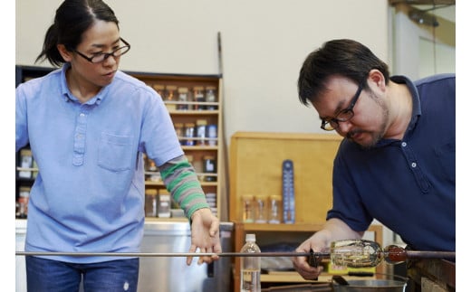 【環境にやさしいエコグラス】森の国ガラス工房 オリジナル一輪挿し ◇ ｜オリジナル おすすめ おしゃれ 手作り ガラス ガラス細工 ガラス作家 ガラス工芸 工房制作 キレイ 上品 お祝い プレゼント ギフト コップ 食器 工芸品　贈答