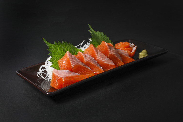 【森の国で養殖】滑床トラウトサーモン 500g（250g×2P） ｜ 刺身 小分け 切り身 ふるさと納税 国産 冷凍 ※離島への配送不可