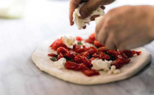 森の国「水際のロッジ」野生のピッツェリア Selvaggio特製ピッツァ 2枚セット ◆ ｜愛媛県 松野町 森の国 観光 旅行 レジャー 宿泊 ロッジ 食付き チケット クーポン 滑川渓谷　国内旅行 宿泊施設 ペア ランチ コース シェフ 自慢 ピッツェリア ピッツァ