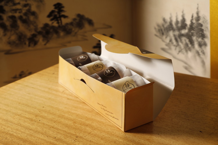 焼きモンブラン 4個入りセット ｜ スイーツ 秋 旬 栗 くり マロン 洋菓子 プレゼント お菓子 バター デザート 敬老の日 贈答 贈り物 クリスマス ケーキ 洋菓子 人気 高評価 愛媛県 鬼北町 パティスリー縁 ※離島への配送不可