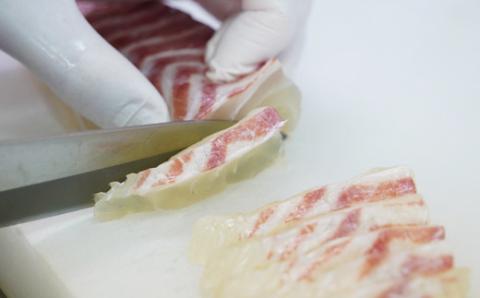 朝〆直送！愛南町産鯛さしみ用切り身（400g＋アラ付き）真鯛 朝〆 直送 新鮮 アラ 冷蔵 愛媛県 朝〆直送 松岡鮮魚
