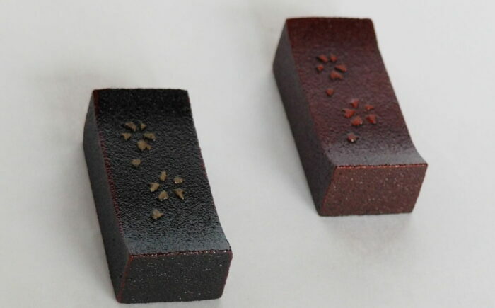 土佐古代塗 木製箸置き 2個セット /土佐古代塗 箸置き はし置き セット 木製 漆器 職人技 日本製 ペア 伝統工芸 美禄堂 ギフト 【美禄堂】 [ATBF064]