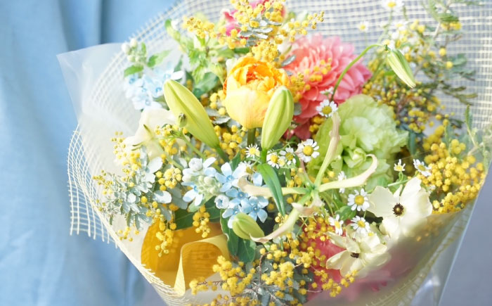 季節のおすすめ生花花束 ブーケM 1束 / らんまん 花 植物 お花 アレンジメント 高知 人気 おすすめ 送料無料【株式会社tomoni】 [ATCG021]