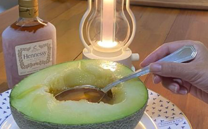 【先行予約】 高知市 春野町産 マスクメロン 2玉 (約2.8kg～約3.4kg 箱重量込み) 〈2026年9月10日～2026年9月15日発送〉 【片山農園】 [ATCI002]