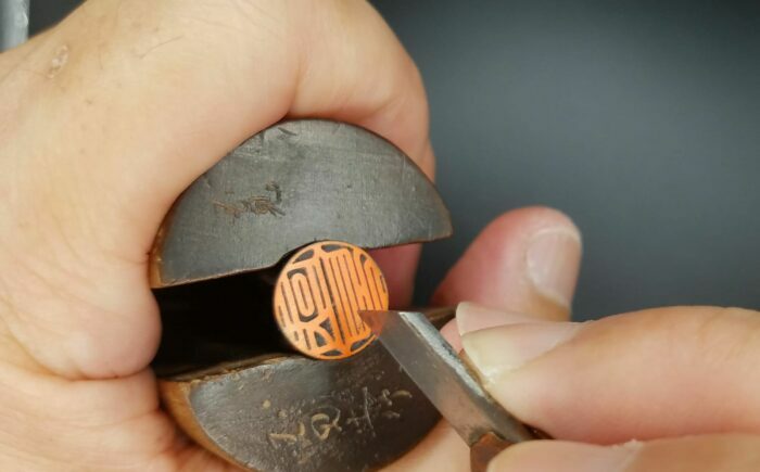 人生の節目にお役に立つ「実印と銀行印セット」 職人が厳選した黒水牛 実印約1.35cm・銀行印約1.2cm / ハンコ はんこ 判子 印鑑 実印 銀行印 【国見印章堂】 [ATEX009]