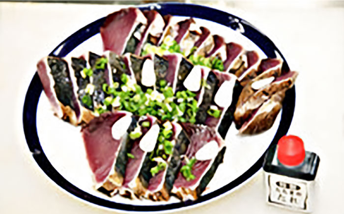 土佐久礼・トロ鰹たたき 約2000ｇ（4節入り）冷凍　約10人前 / 鰹 カツオ かつお 鰹 藁焼き カツオ 高知 ワラ 美味しい 完全藁焼き 多田水産【グレイジア株式会社】[ATAC075]