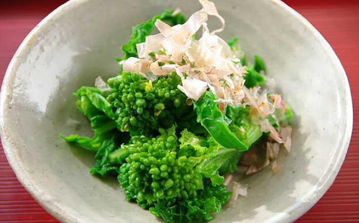 職人が削った削りたて花かつお （80g×8袋） / 高知 土佐 かつお カツオ 鰹 花かつお 鰹節 かつお節 カツオ節 削り節 だし 出汁 アレンジ 【徳屋商事株式会社】 [ATCF003]