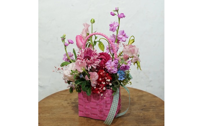 【6回定期便】季節の生花カラーバスケットフラワーS / お花 フラワー ミニサイズ アレンジメント カラーバスケット おしゃれ インテリア 省スペース プチギフト おまかせ 手作り 雑貨 季節の便り 初心者 高知【株式会社tomoni】 [ATCG057]